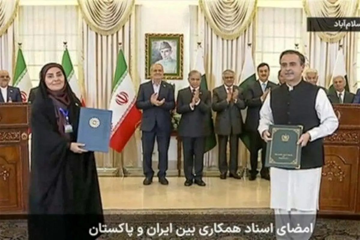 فرزانه صادق سند همکاری حملونقل را با همتای پاکستانی خود امضا کرد