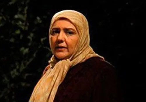 سلفی‌های پی‌درپی هلیا امامی در ماشین لاکچری‌اش خبرساز شد!