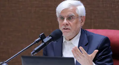 عارف: سطح علمی دانش‌آموزان صرفاً با دستور وزیر آموزش و پرورش ارتقا نمی‌یابد