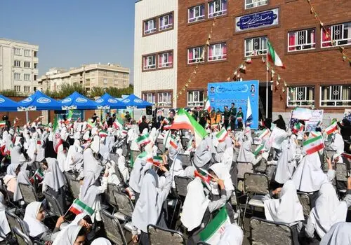 لحظاتی هولناک پس از برخورد موشک دوم به مدرسه شجره طیبه میناب + فیلم