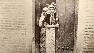 آخرین سوگلی ناصرالدین‌شاه با لباس چینی