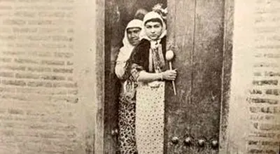 آخرین سوگلی ناصرالدین‌شاه با لباس چینی