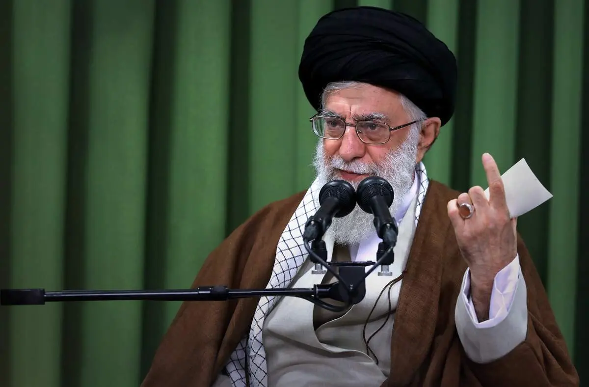 اگر دشمنان فکر این باشند که در داخل کشور فتنه به راه بیاندازند جواب آنها را خود ملت ایران خواهند داد