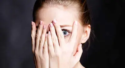 چگونه به افراد پانیک اتک دارند کمک کنیم ؟ 