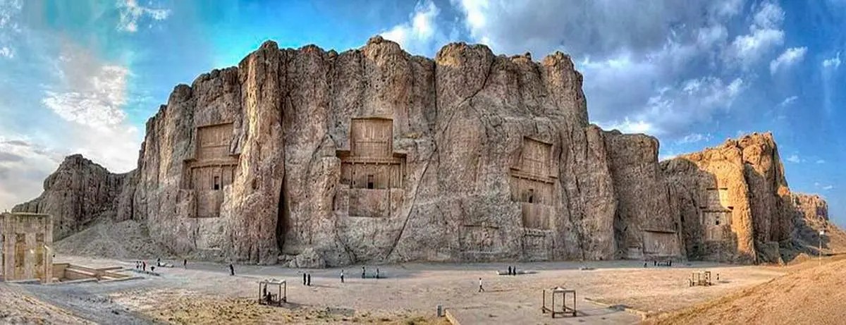 نفوذ آب به آرامگاه شاه هخامنشی+ تصاویر