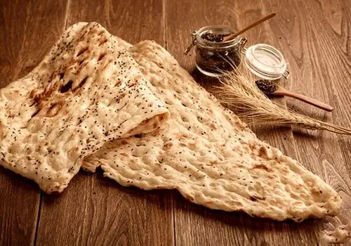 قیمت چند برابری سنگک و بربری در اسنپ‌فود و نانوایی‌ها + تصاویر