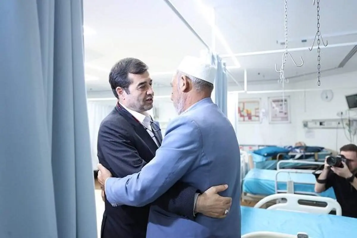 وزیر ورزش و جوانان از صابر کاظمی عیادت کرد