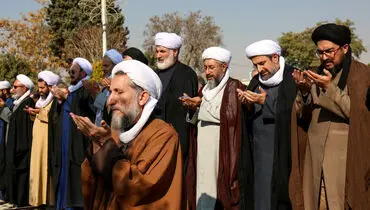 اقامه نماز باران به امامت کاظم صدیقی در قم
