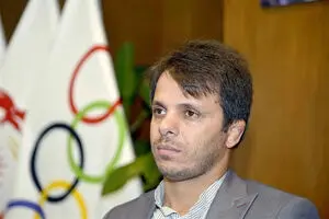 تصویری متفاوت از سرمربی تیم ملی؛ حسن رنگرز در میان تمرینات جدی، با فرزندش رقصید/ویدیو 