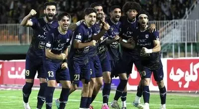 چادرملو در دقیقه 90 به رستگاری رسید؛ فولاد با 10 نفر مقاومت کرد