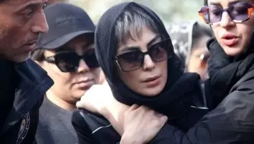 متن سوزناک و اشک‌های نیلوفر شهیدی در خاکسپاری پدرش/ویدیو 