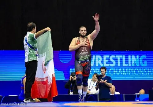 
صعود خلیلی و محمدنژاد به نیمه‌نهایی کشتی آزاد امیدهای جهان

