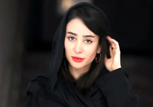 «الناز حبیبی» در 19 سالگی و در اولین سریال اش؛ سال 86