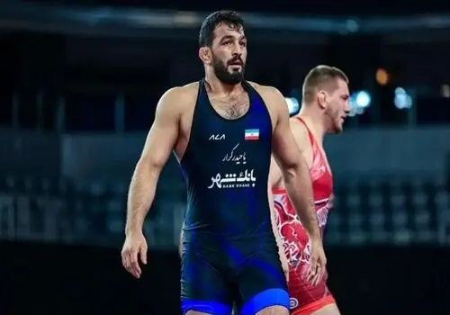 حسن یزدانی و خواننده پرحاشیه در یک قاب