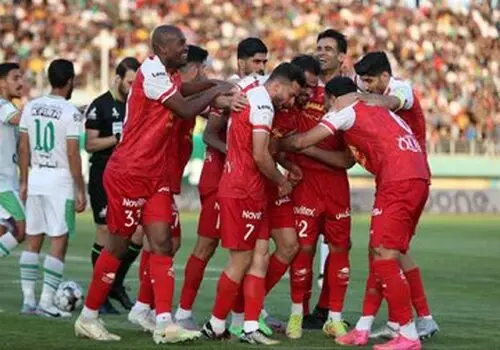 نساجی 1-2 پرسپولیس؛ سرخپوشان موقتا بالاتر از استقلال