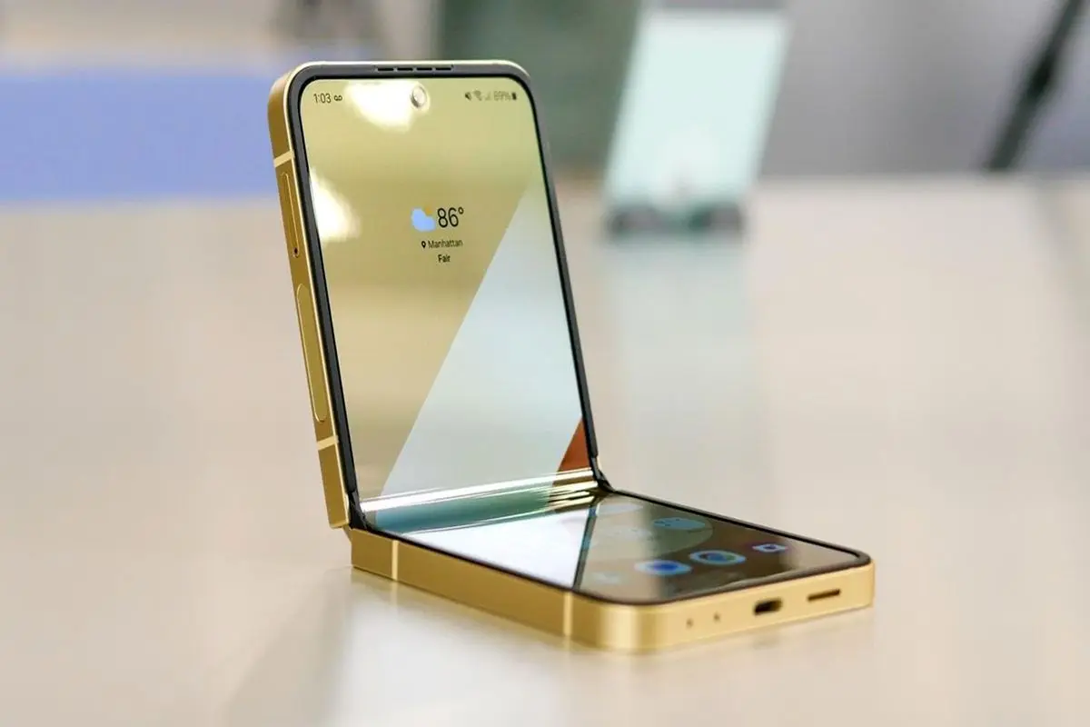 افشای طراحی گلکسی Z Flip 7 با نمایشگر رویی غولپیکر؛ الهامگرفته از Razr Plus