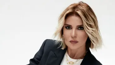 خواننده  زن مشهور ترکیه با حوله حمام در رستوران!