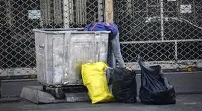 انداختن اوباش در سطل زباله با یازده میلیون بازدید/ ویدئو