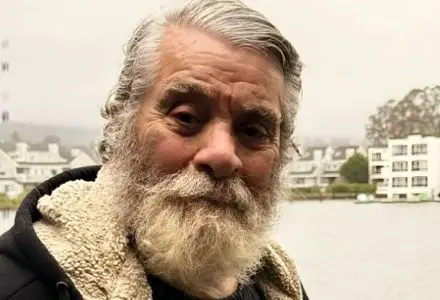  «بهروز وثوقی» در حال سوارکاری در 36 سالگی؛ سال 1352