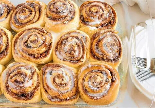 طرز تهیه رول دارچین و گردو خانگی؛ یک شیرینی خوشمزه برای عصرانه شما!