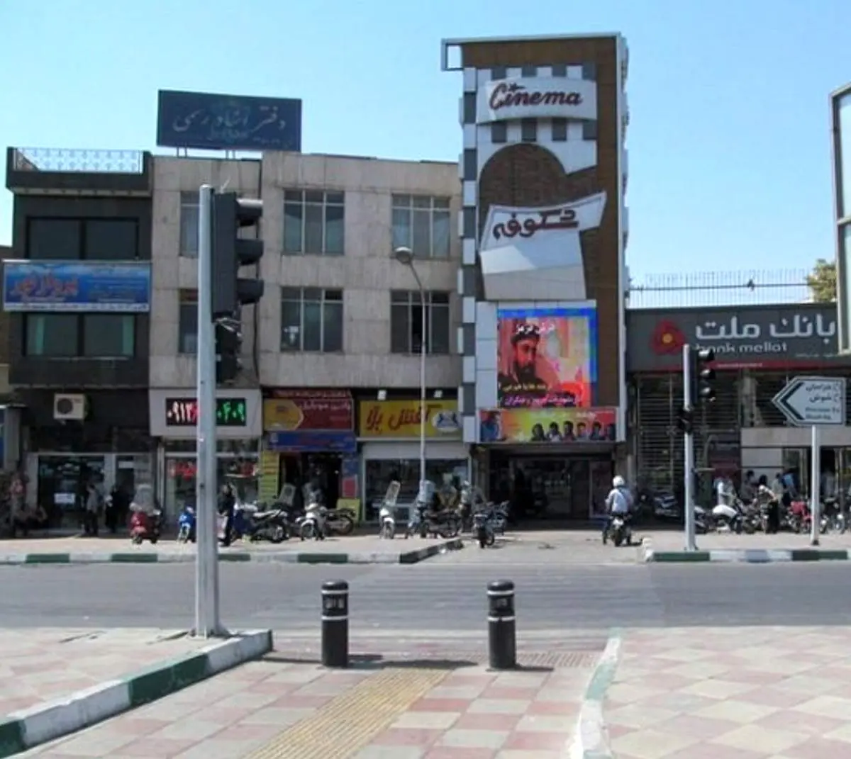 بخش‌های قابل توجهی از سینما «شکوفه» تخریب شد