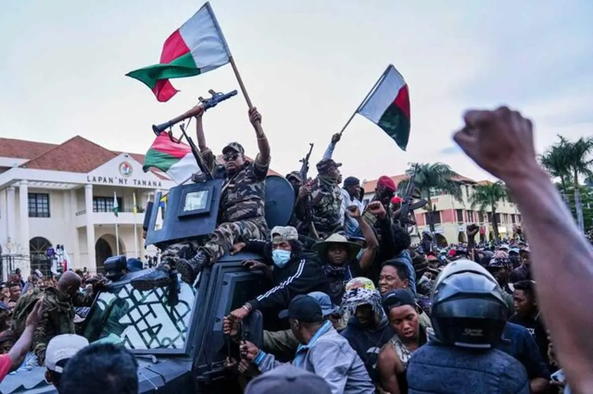 ارتش ماداگاسکار پس از استیضاح رئیسجمهور قدرت را در دست گرفت