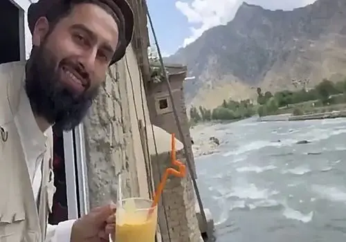 دعوت طالبان از گردشگران آمریکایی!

