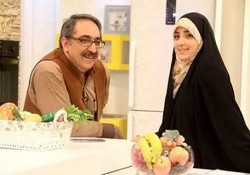 خانم مجری تلویزیون عکس خصوص شوهرش را پخش کرد