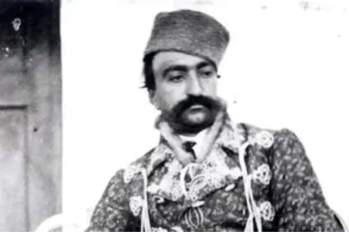یکی از زیباترین زنان ناصرالدین‌شاه با لباس چینی