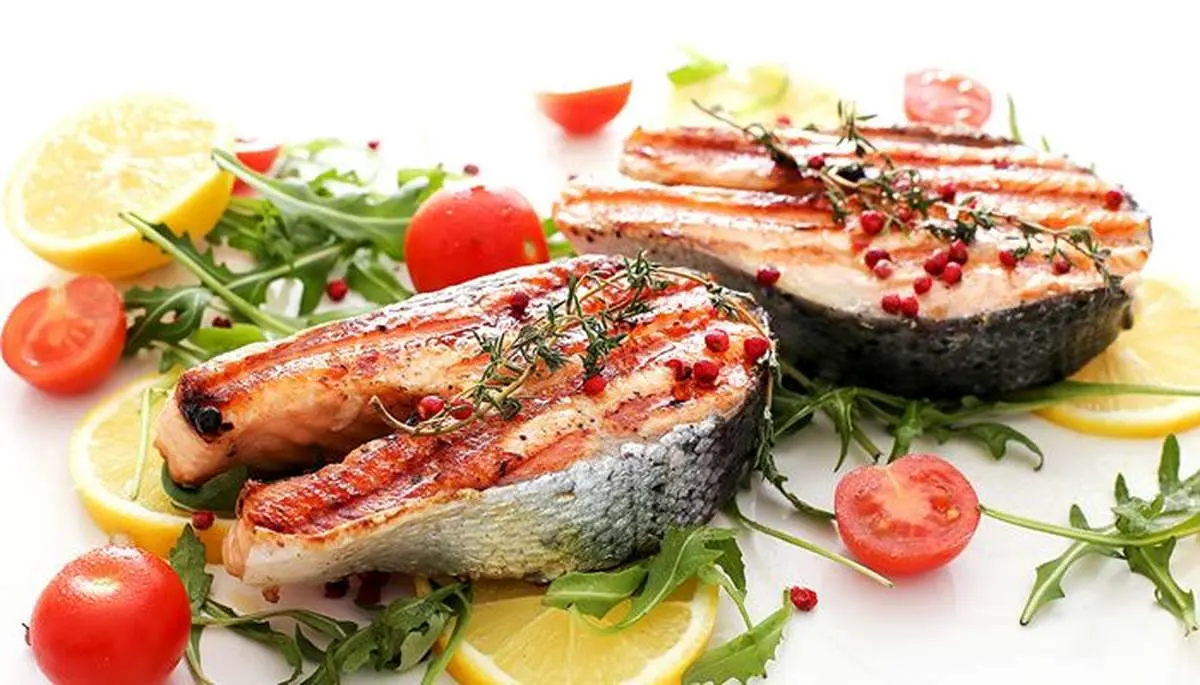 چگونه سردی ماهی را با مواد غذایی دیگر متعادل کنیم؟

