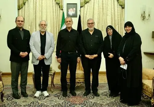 
حضور مسعود پزشکیان در صحن علنی مجلس + فیلم
