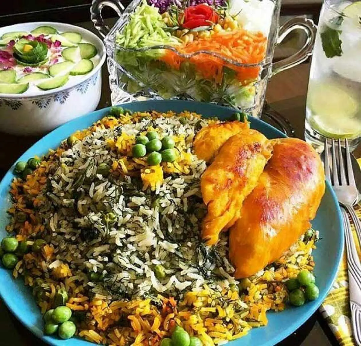 طرز تهیه نخودپلو با مرغ مجلسی
