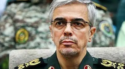 اولین باری که سردار محمد باقری داخل قبر خوابید!/عکس