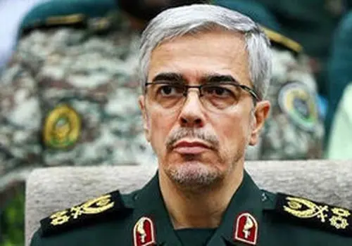 اولین باری که سردار محمد باقری داخل قبر خوابید!/عکس