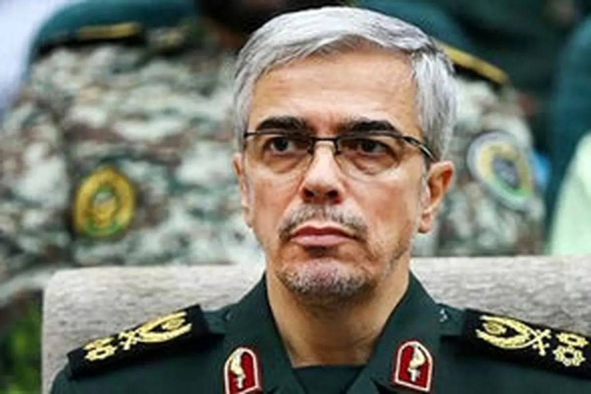 اولین باری که سردار محمد باقری داخل قبر خوابید!/عکس