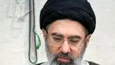 سیدمجتبی خامنه‌ای، فرزند رهبر انقلاب در ۱۲ سالگی در کنار پدر