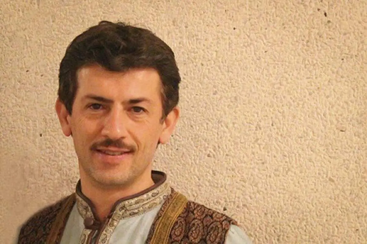 تصویر دیده نشده از همسر و دوقلوهای سیروس همتی بازیگر ! / خانم دکتر و دختران زیبایش را ببینید !