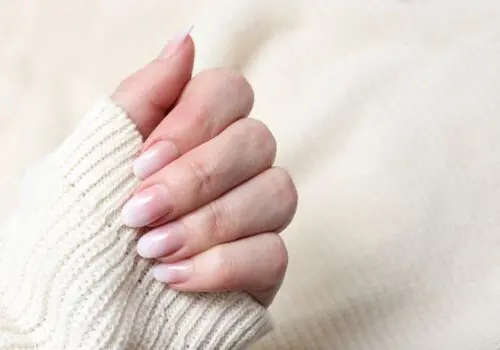 لکه‌های سفید روی ناخن از چه چیزی خبر میدهند؟