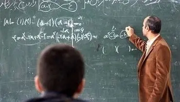 اخراج یک معلم به‌دلیل تحقیر دانش‌آموز افغان
