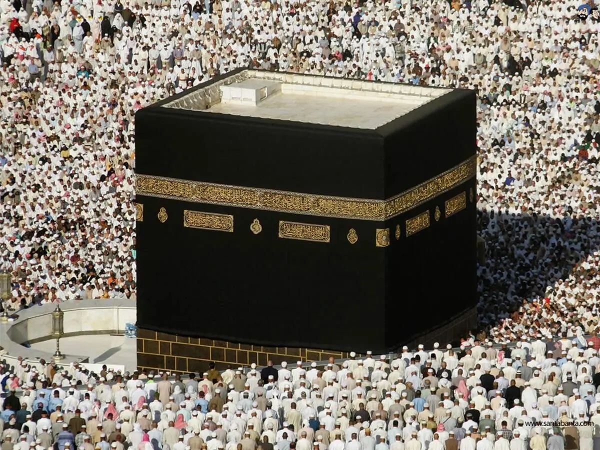 فردی که به خاطر نام بردن از امام زمان(عج) در کنار کعبه زندان بود مشمول عفو بن سلمان شد + فیلم