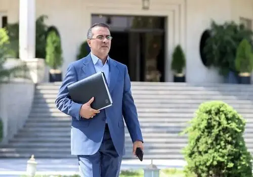 خبر جدید از کاهش ساعت کاری ادارات و تعطیلی پنجشنبه ها

