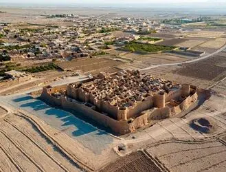 قلعه سریزد، «کهنترین صندوق امانات بانکی جهان» در دل کویر یزد+تصاویر 