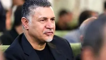 لحظه زانو زدن بازیگران زن و مرد مقابل علی دایی + فیلم