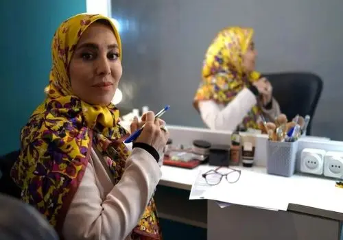 ژیلا صادقی به آزیتا ترکاشوند دلداری داد