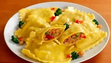 آموزش گام به گام تهیه پیراشکی سوسیس
