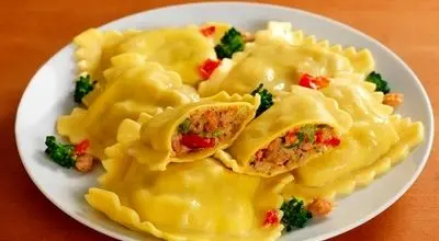 آموزش گام به گام تهیه پیراشکی سوسیس
