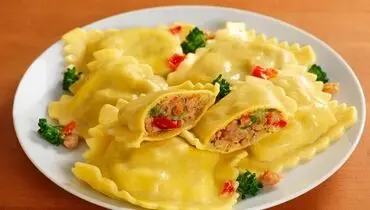 آموزش گام به گام تهیه پیراشکی سوسیس

