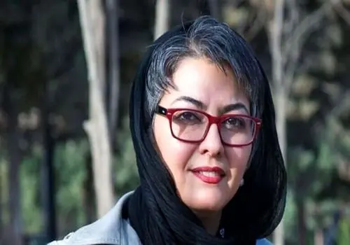عکس دیده نشده از دوران نوزادی آناهیتا همتی در گهواره