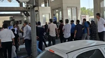 تجمع خانواده مفقودان حادثه بندر شهید رجایی
