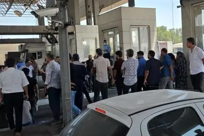 تجمع خانواده مفقودان حادثه بندر شهید رجایی
